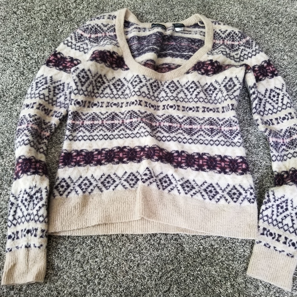 Moda international sweater size M